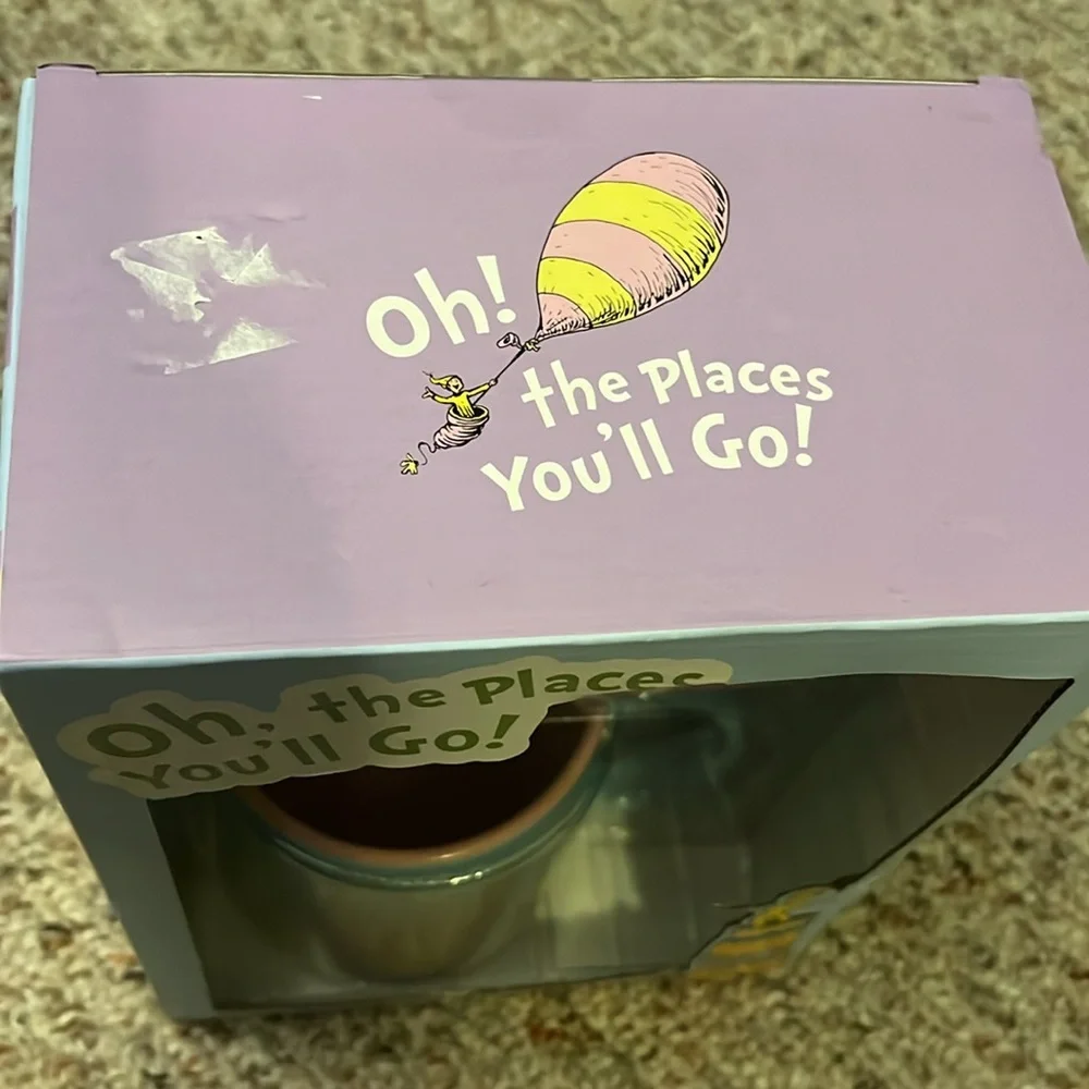 NEW Dr. Suess Oh The Places You’ll Go Mug, Socks and Keychain Boxed Set - Picture 2 of 9